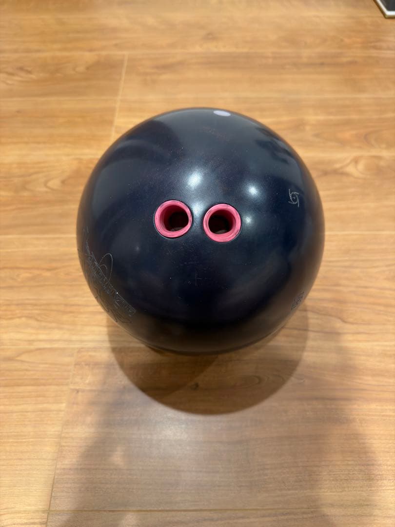 ボウリングボール　フィジックスブラックアウト　15ポンド