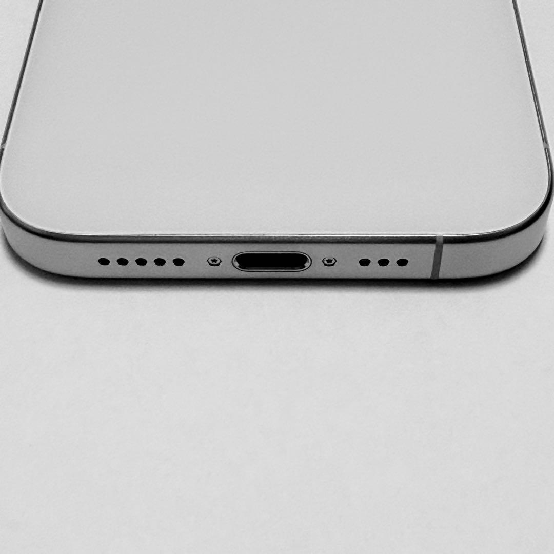 u*a様 Apple iPhone 15 Pro SIMフリー ホワイトチタニウ