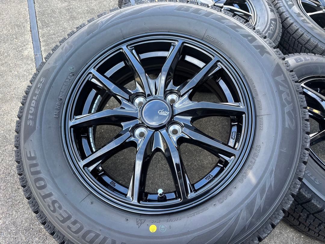 ヤリス、ヴィッツ等175/70R14ブリザックVRX2 2024年製