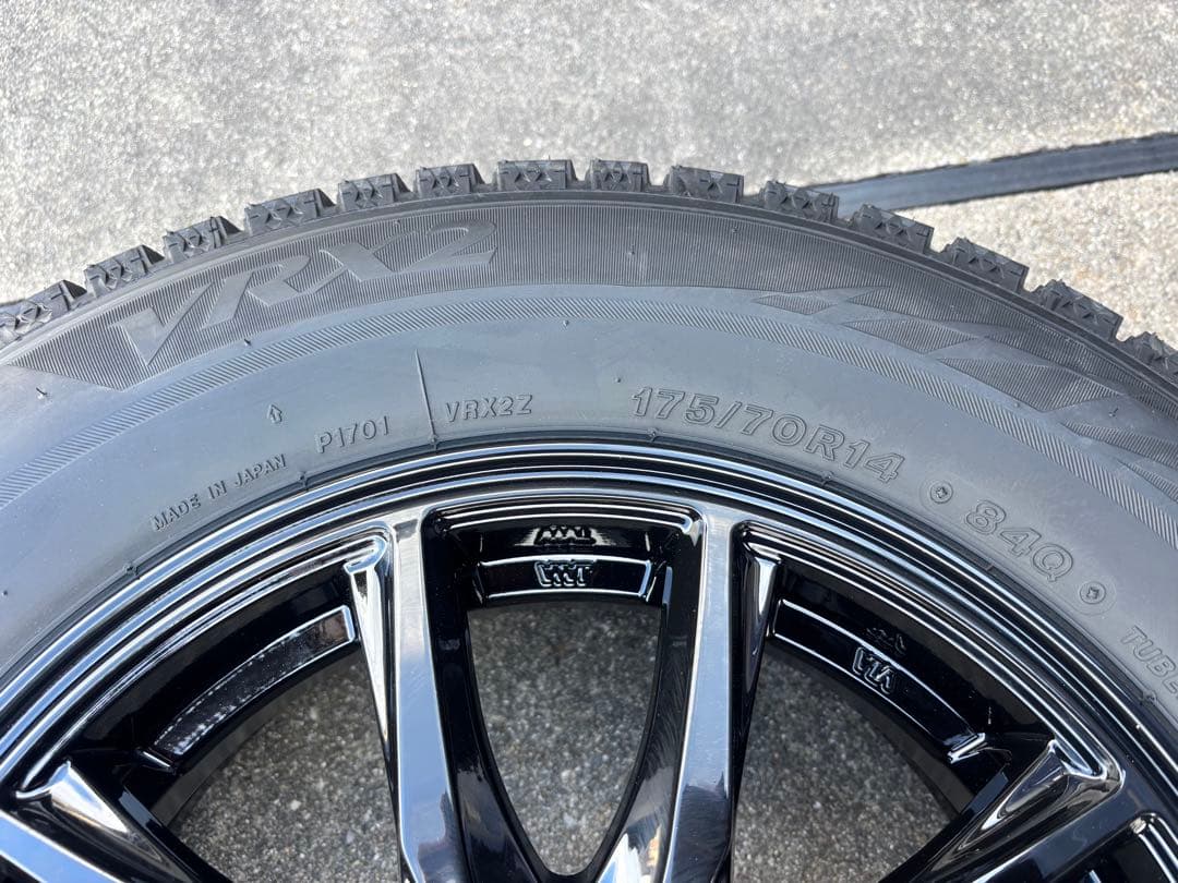 ヤリス、ヴィッツ等175/70R14ブリザックVRX2 2024年製