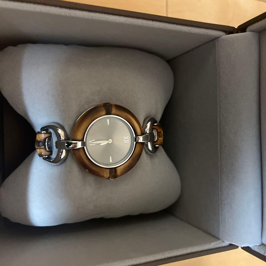 GUCCI ラウンドフェイス時計 ゴールドシルバー