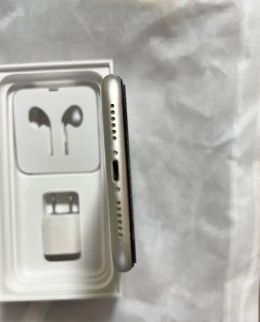 Apple iPhone 11 ホワイト 本体128GB　箱付き