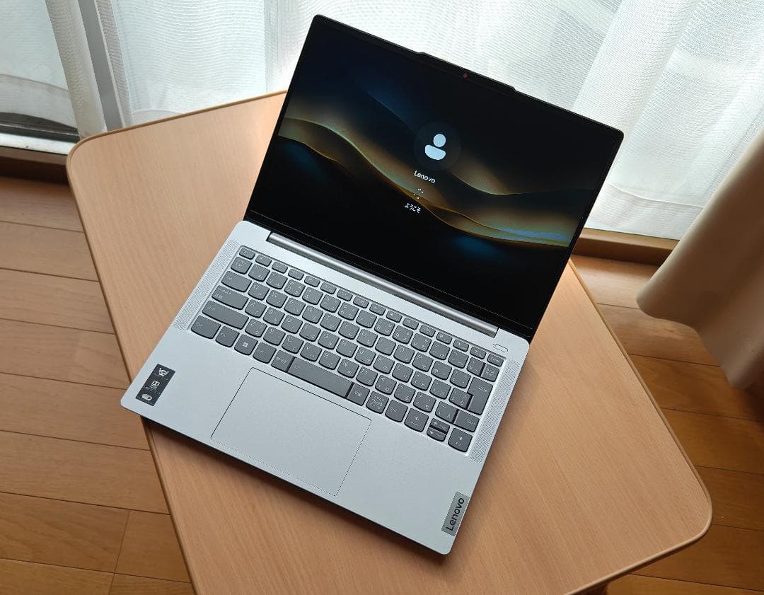 Lenovoスリムな ノートパソコン 2024年製