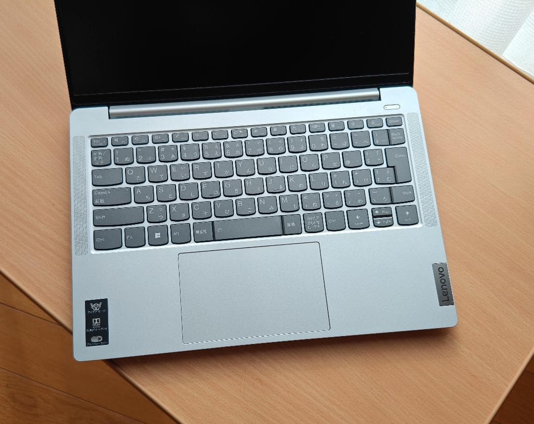 Lenovoスリムな ノートパソコン 2024年製
