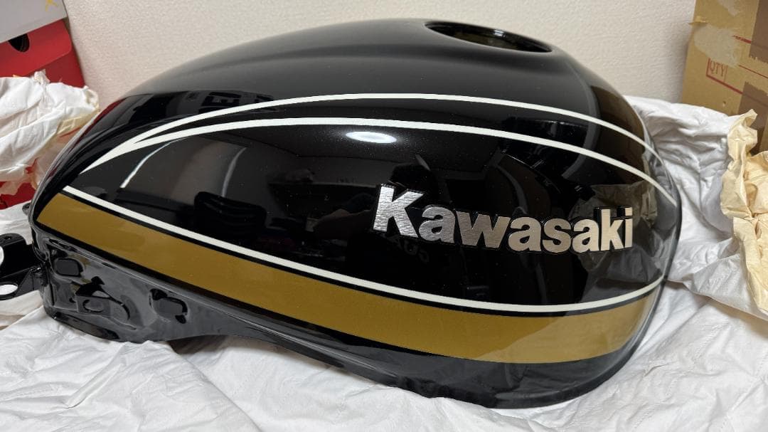 Z900RS 純正タンク＆純正リアフェンダ－セット 未使用品