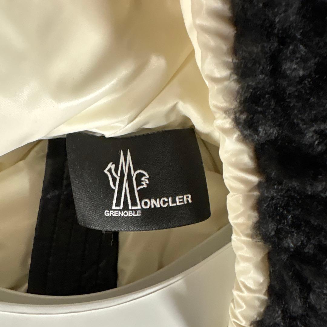 hiroさま専用 【美品】モンクレール ボア素材 ブラックダウンベスト