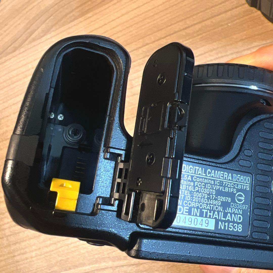 Nikon D5600 ダブルズームレンズキット レンズフィルター付