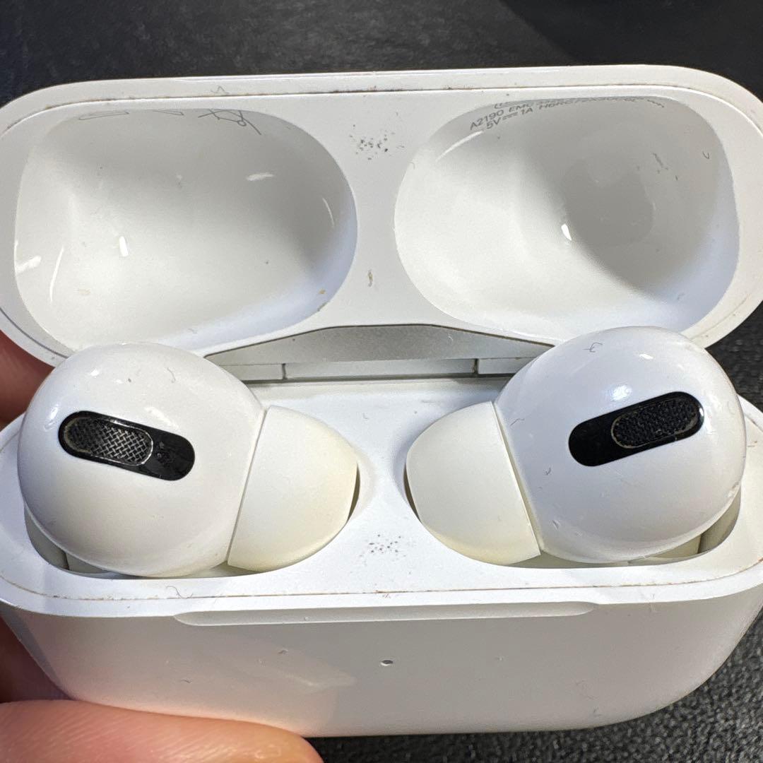 AirPods本体 ホワイト　正規品　箱無し