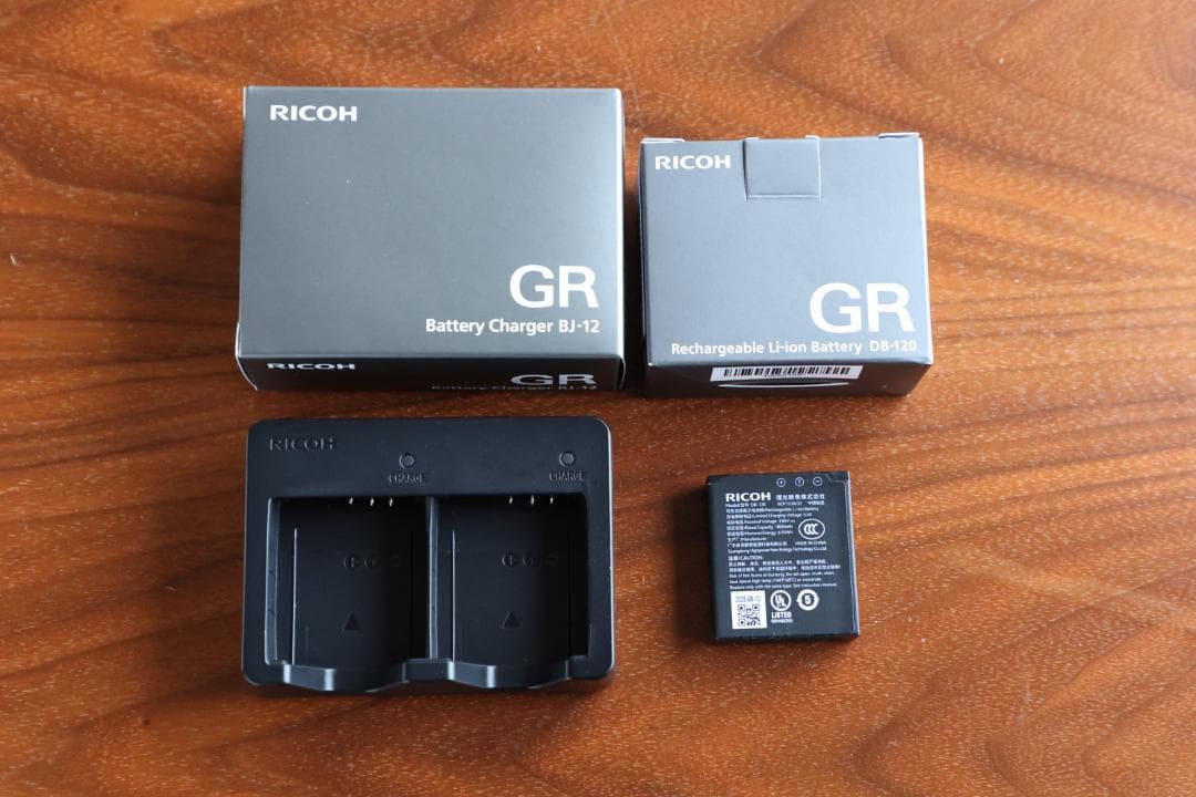 Ricoh GR4用 バッテリー + 充電器（DB-120・BJ-12）