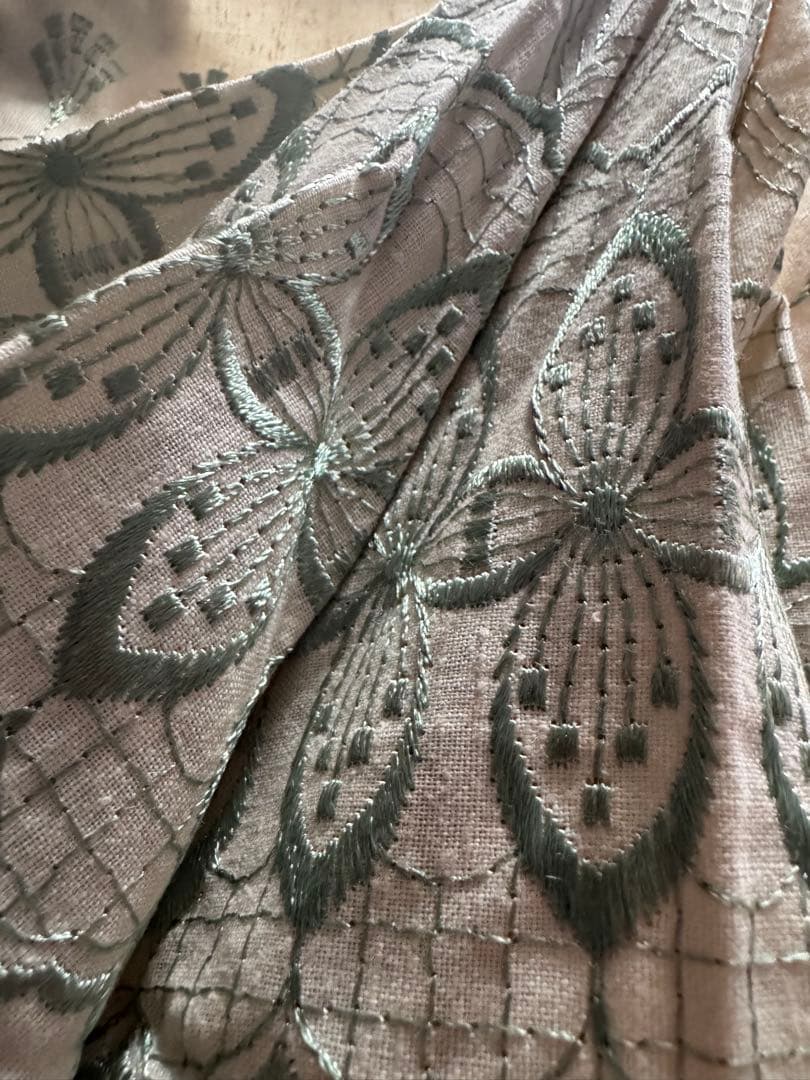 上品なビンテージ麻の折り畳み日傘　刺繍が涼しげ　カバー付　雅姫お好きな方にも