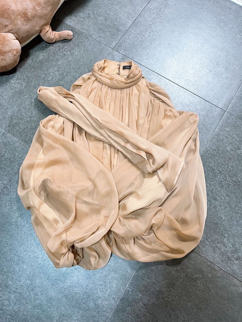 2025anuans シフォンボリュームブラウス　テラコッタ