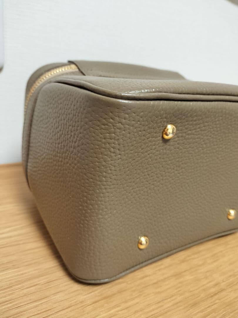 ch!iii　チーバッグ　バニティ　シュリンクレザー　トープ