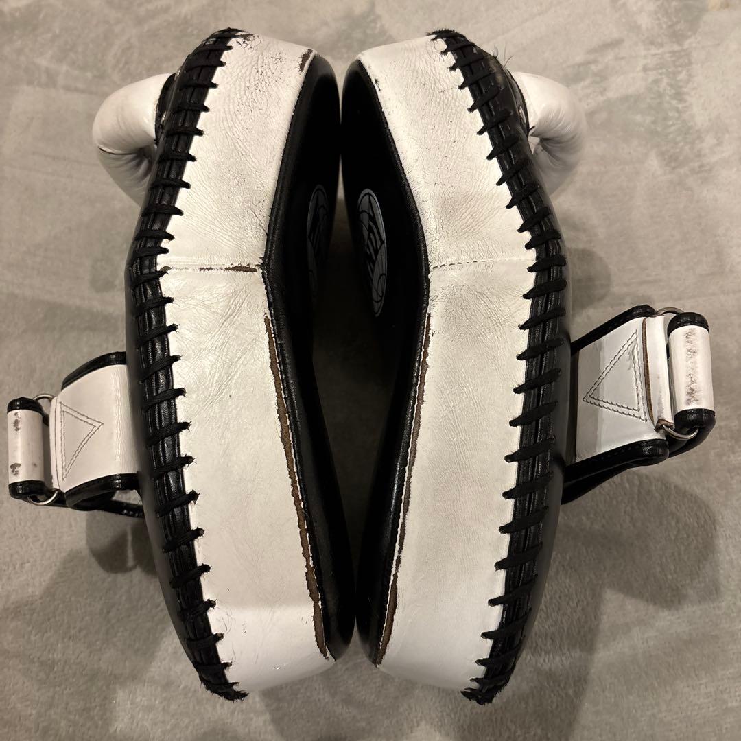 WINDY KP-8 キックミット 黒/白