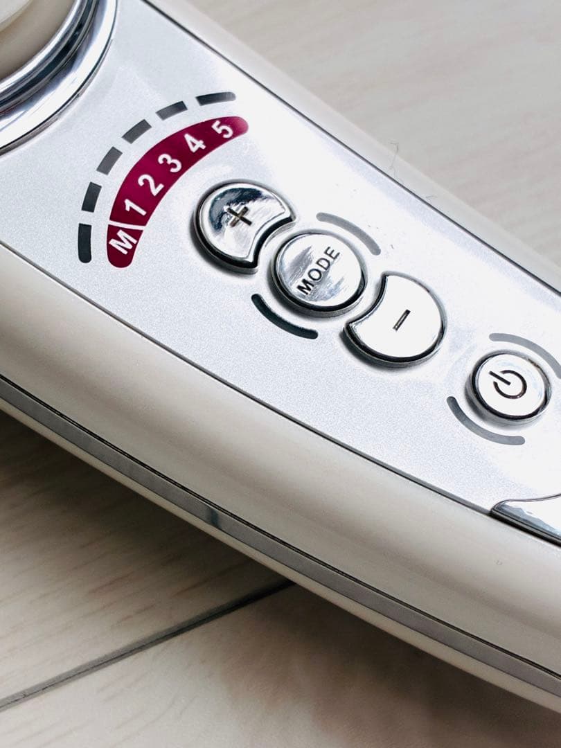 【中古品】ベレガ セルキュア4Tプラス 美顔器＋ReFaコロコロおまけ付