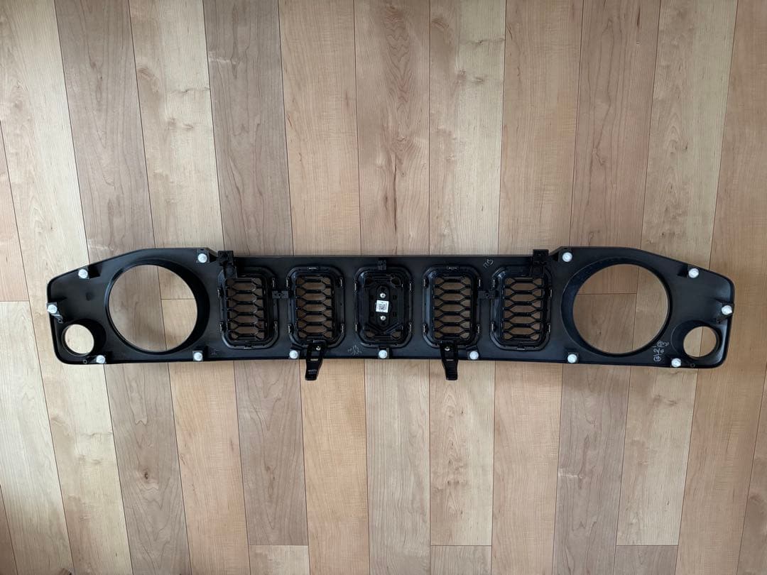 ジムニー　ノマド　純正グリル