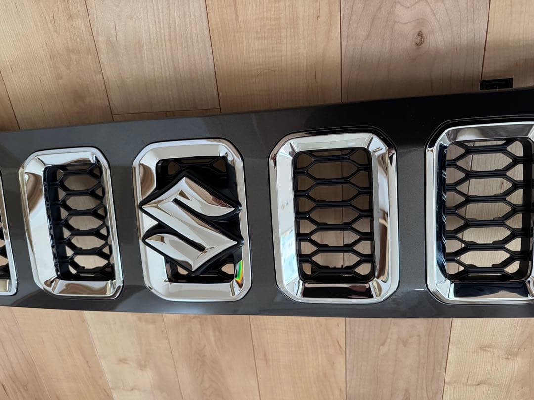 ジムニー　ノマド　純正グリル