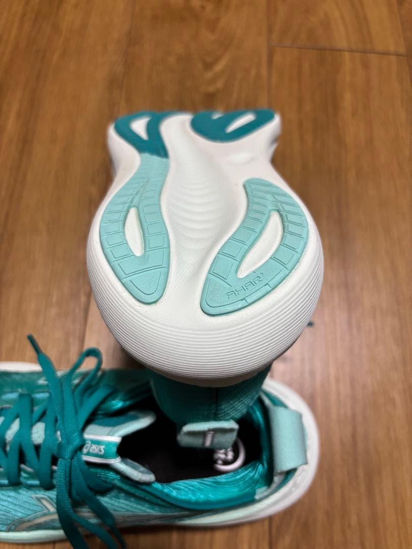 超美品　ASICS GEL-NIMBUS 27 25.0cm レディース