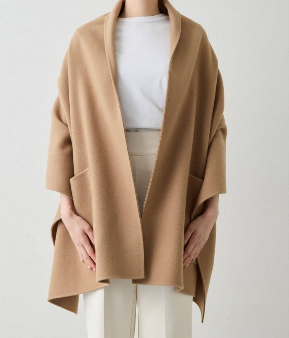 ウィムガゼット　新品タグ付き　リバーケープ