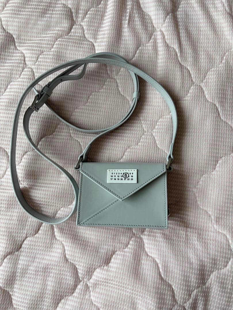 mm6 クロスボディミニバッグ