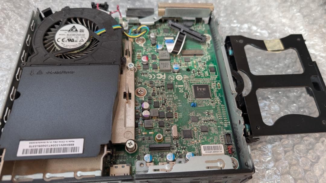 ミニPC Lenovo tiny m75q-1 (Ryzen 5 Pro 2400GE)