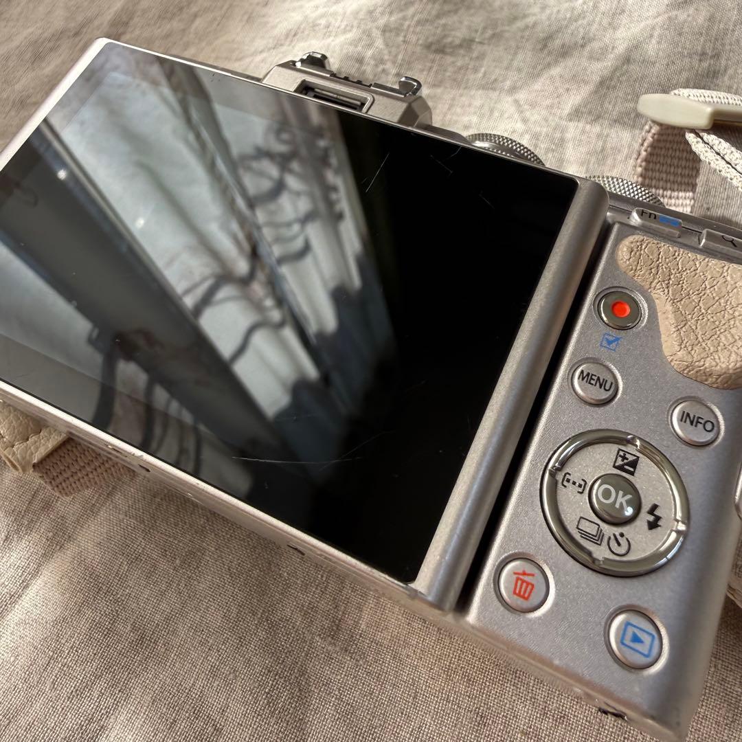 OLYMPUS PEN E-PL8 ホワイト