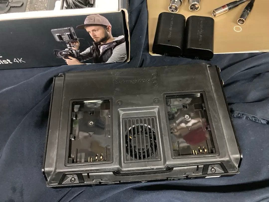 Blackmagic Video Assist 4K 7インチ本体