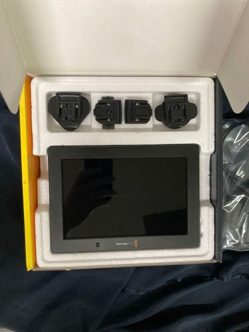 Blackmagic Video Assist 4K 7インチ本体