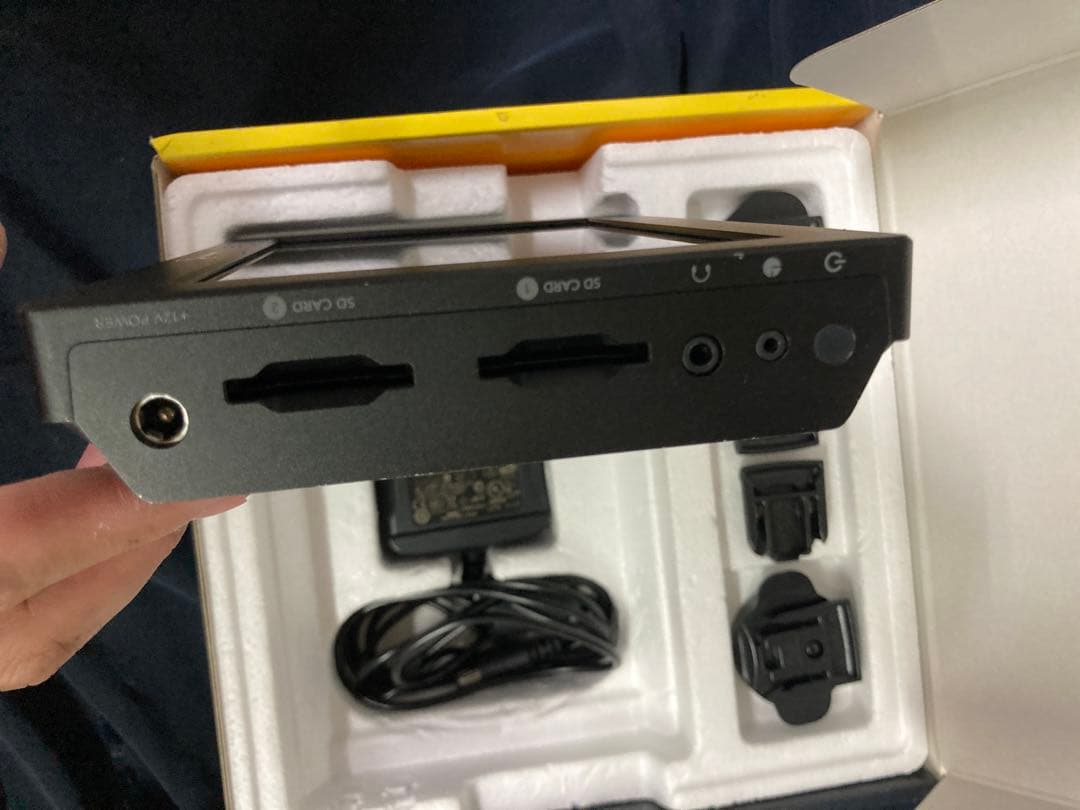 Blackmagic Video Assist 4K 7インチ本体