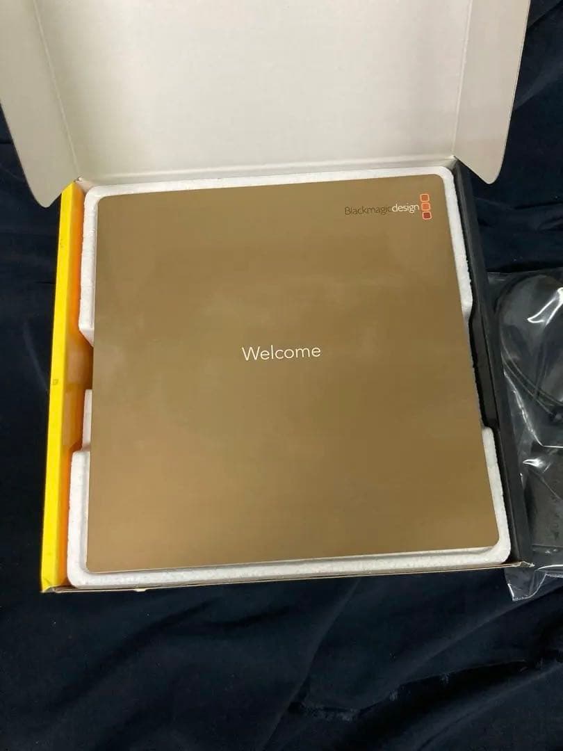 Blackmagic Video Assist 4K 7インチ本体