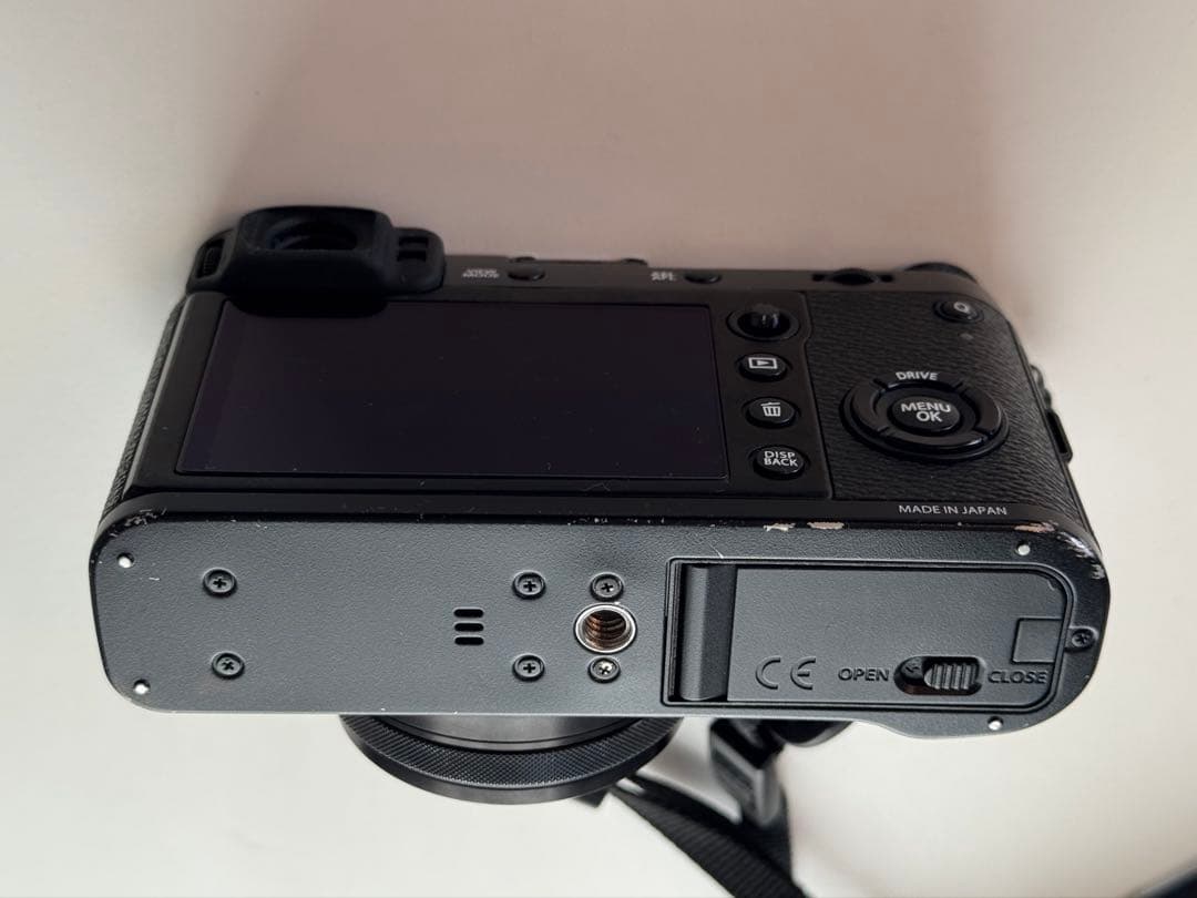 FUJIFILM X100F Peak Designストラップアダプター付