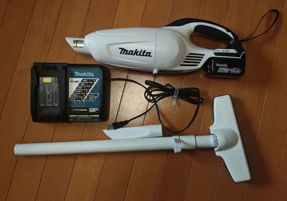 マキタ　makita　CL141FD 充電式クリーナー