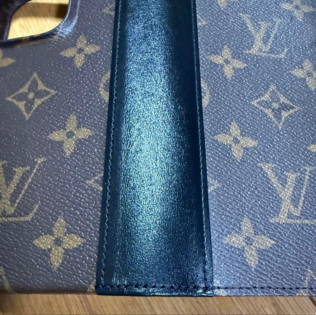 ✧*。美品 ✧*。Louis Vuitton iPhone16pro手帳型ケース