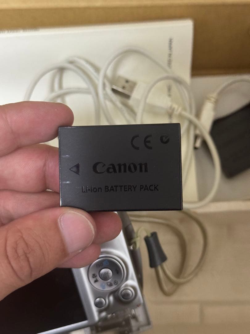 CANON キャノン IXY 700 デジカメ コンデジ 箱付き シルバー