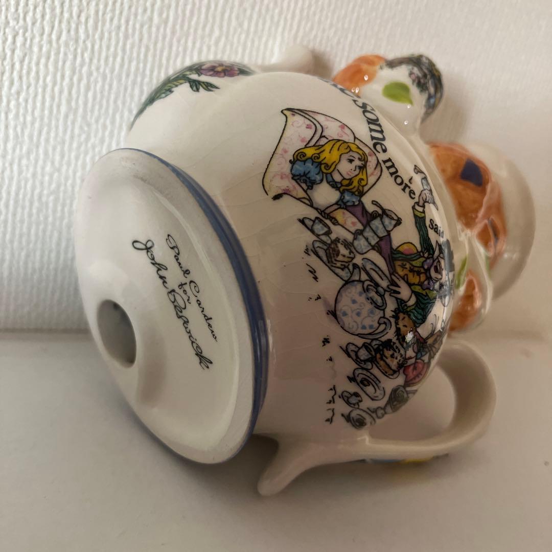 イギリス　陶器　不思議の国のアリス　ヤマネ　Cardew　Beswick