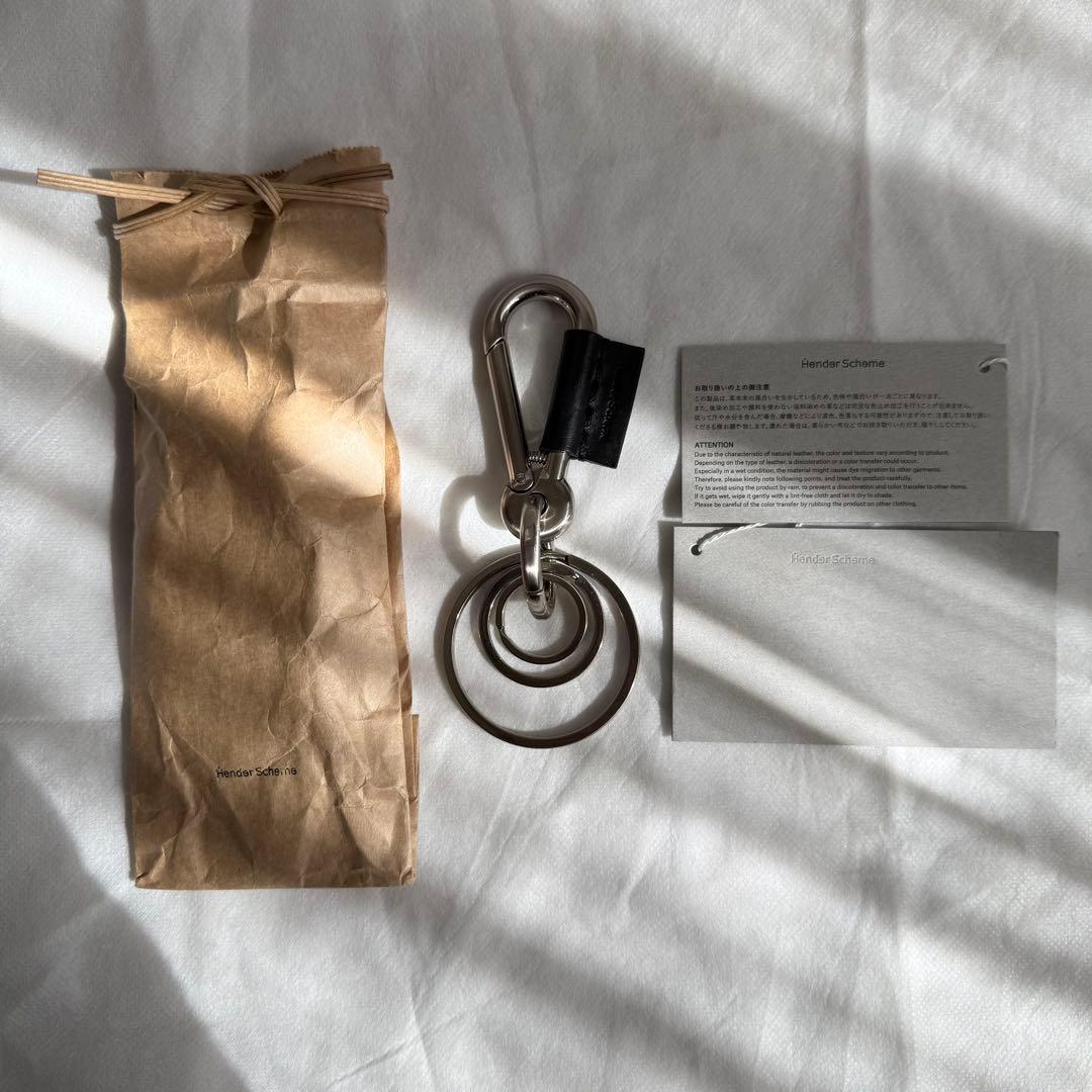 ブラック　Hender Scheme　karabiner
