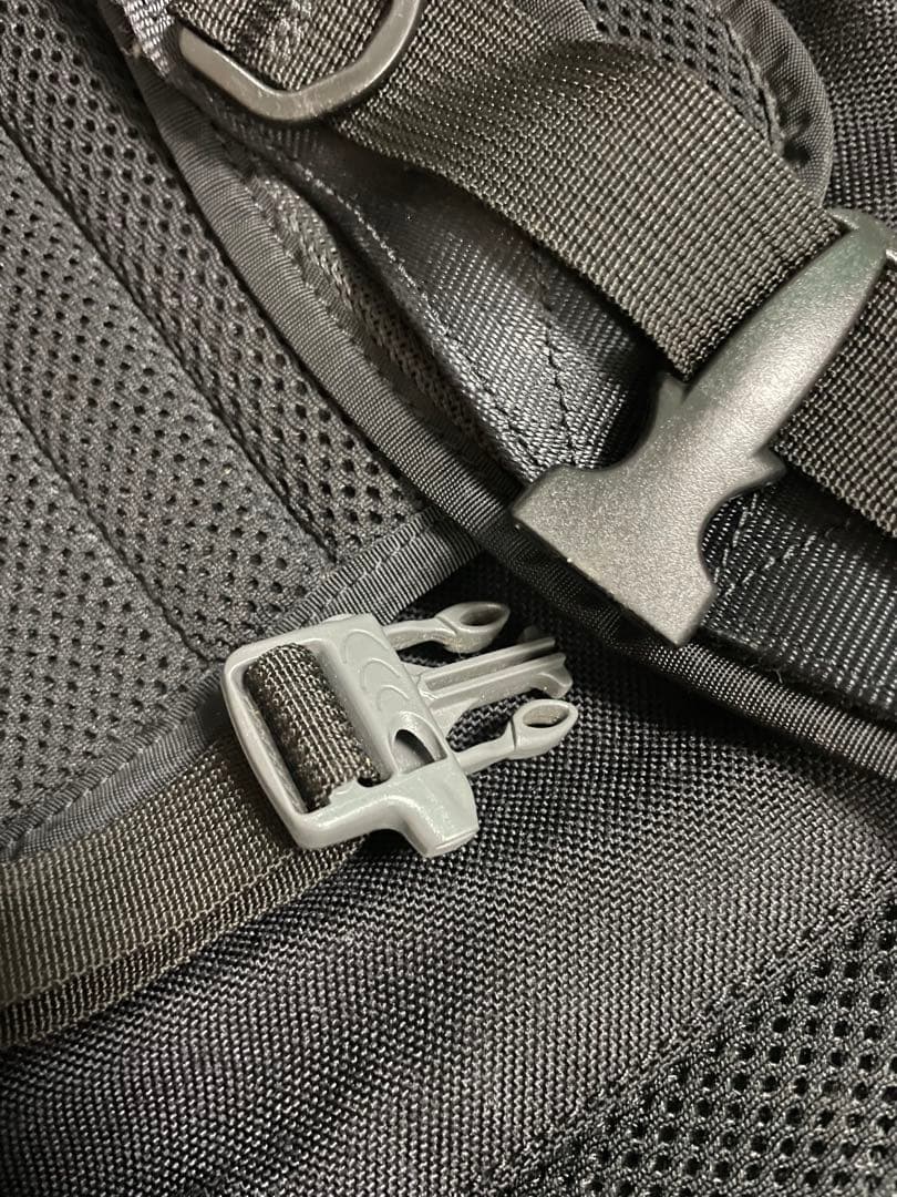 RESISTANT BAGS ULTIMATE メッセンジャーバッグ