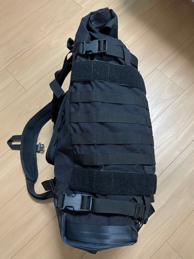 RESISTANT BAGS ULTIMATE メッセンジャーバッグ