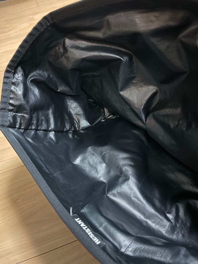 RESISTANT BAGS ULTIMATE メッセンジャーバッグ