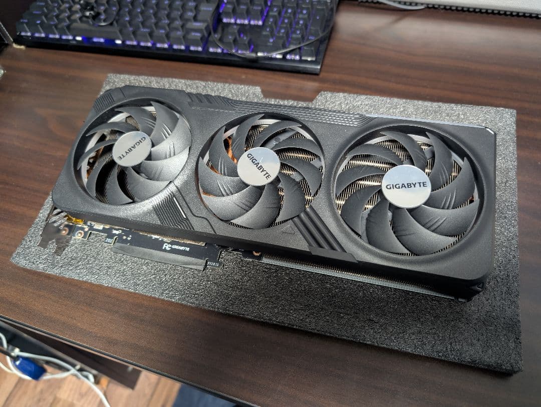 グラフィックボード・グラボ・ビデオカード Gigabyte RTX4070Ti 12GB