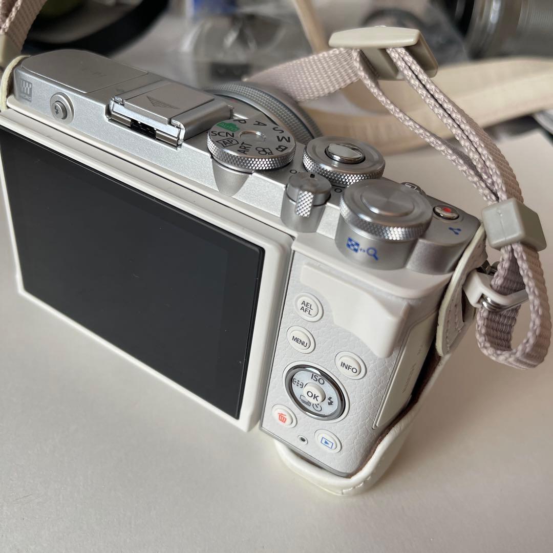 オリンパス E-P7 PEN EZダブルズームキット ミラーレス一眼