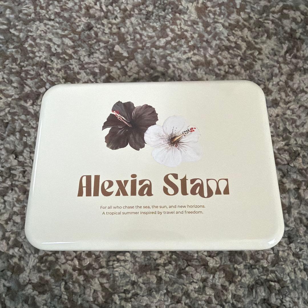 ALEXIA STAM コラボクッキー缶