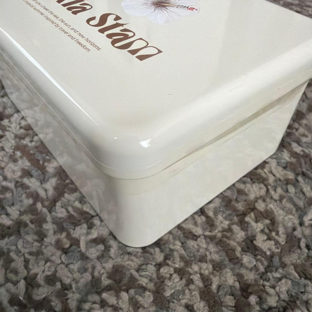 ALEXIA STAM コラボクッキー缶