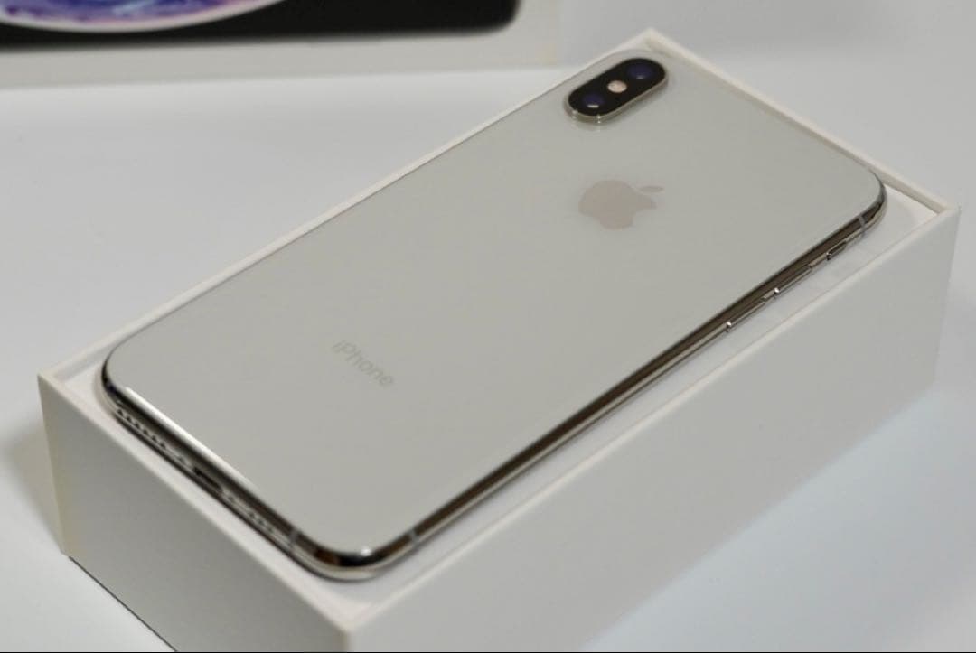 Apple iPhone XS 5.8インチ シルバー 極美品