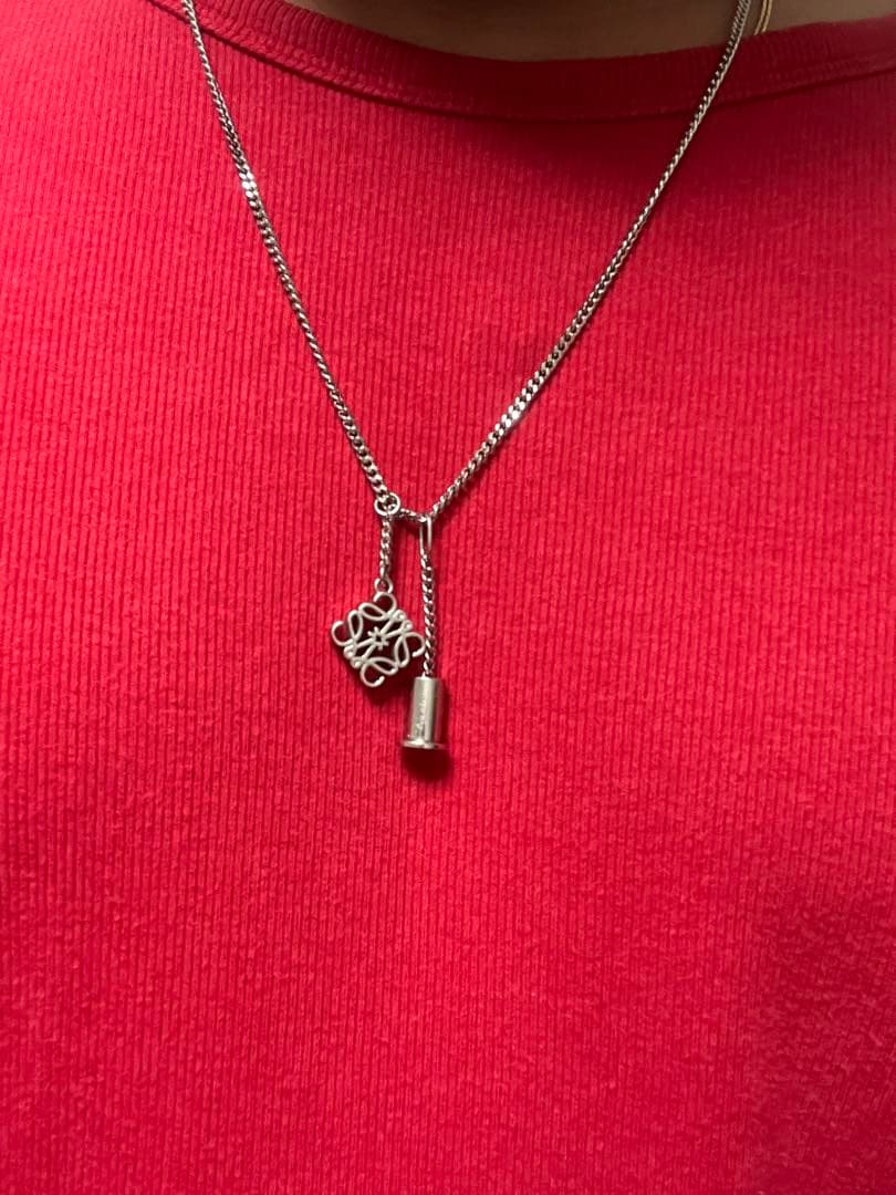 LOEWE ロエベのネックレスをネットで調べたら、元の値段は50000円でした