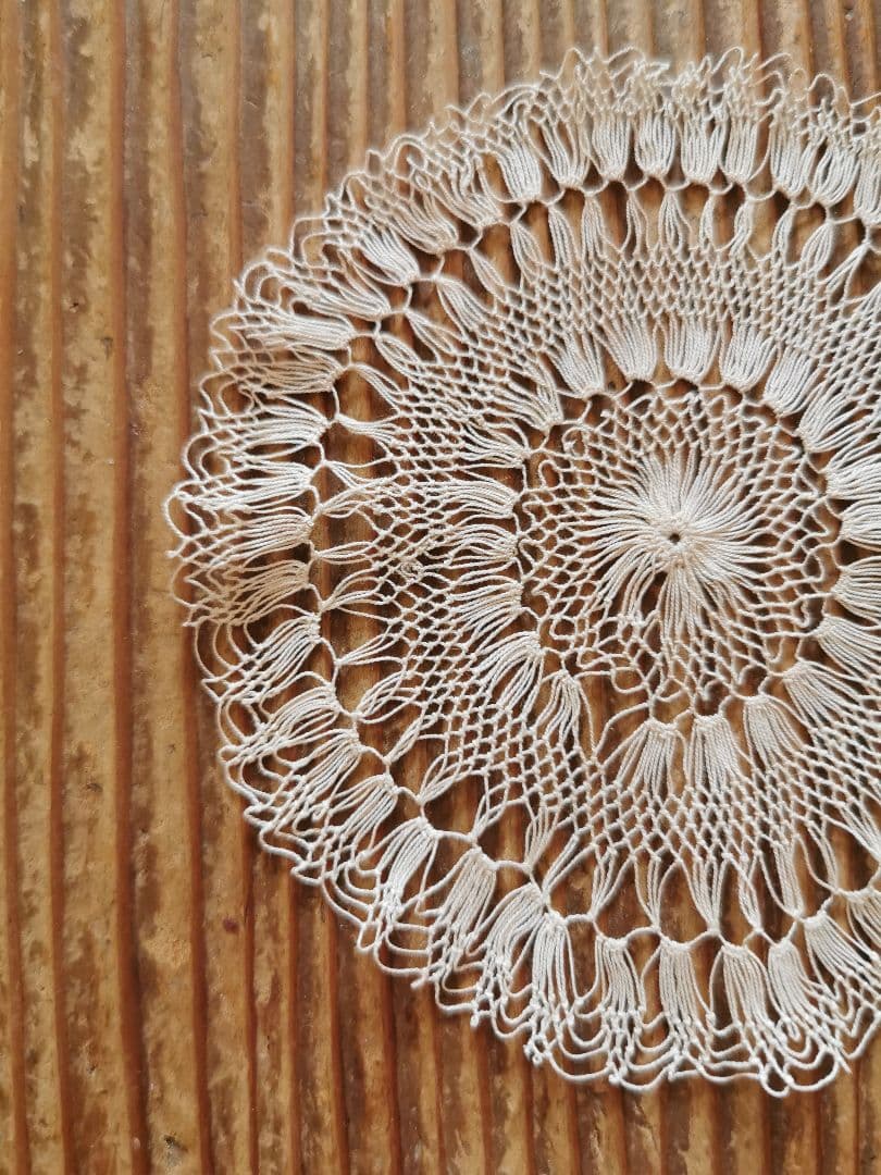 アンティーク 百合 ベルフラワー チューリップ 線状の花アルメニアレースドイリー