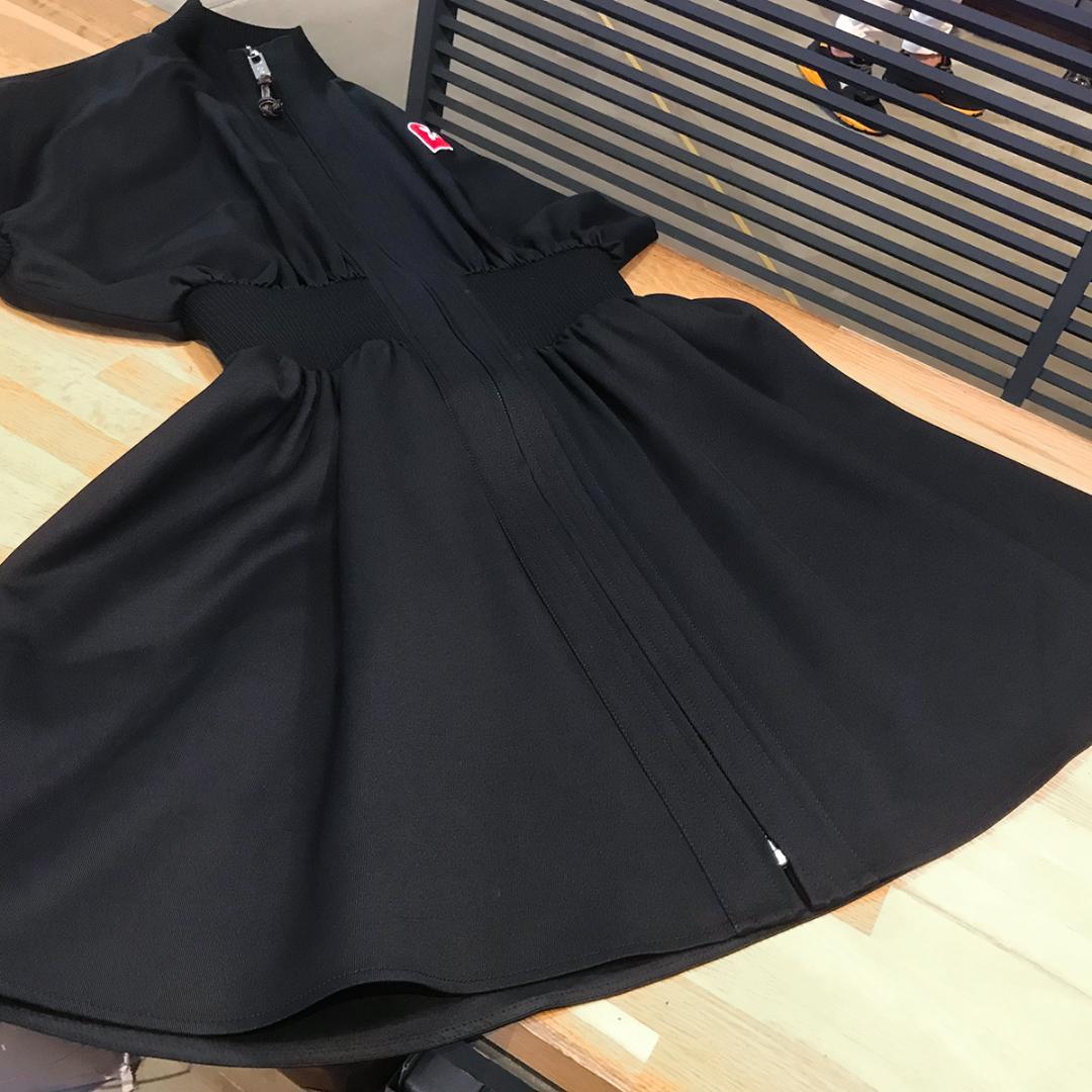 もこ様の 新品同様 ルイヴィトン ハート 半袖 ジップアップ チュニック ブラッ