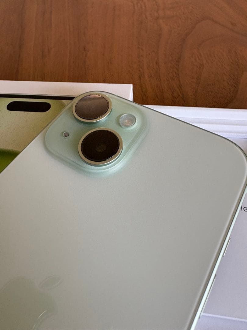 【美品】iPhone 15 128GB グリーン