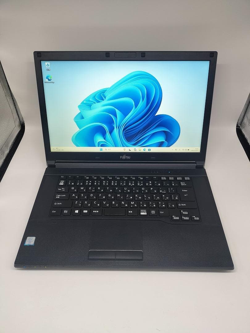 【FUJITSU】爆速 Core i7/SSD240GBノートパソコン B1
