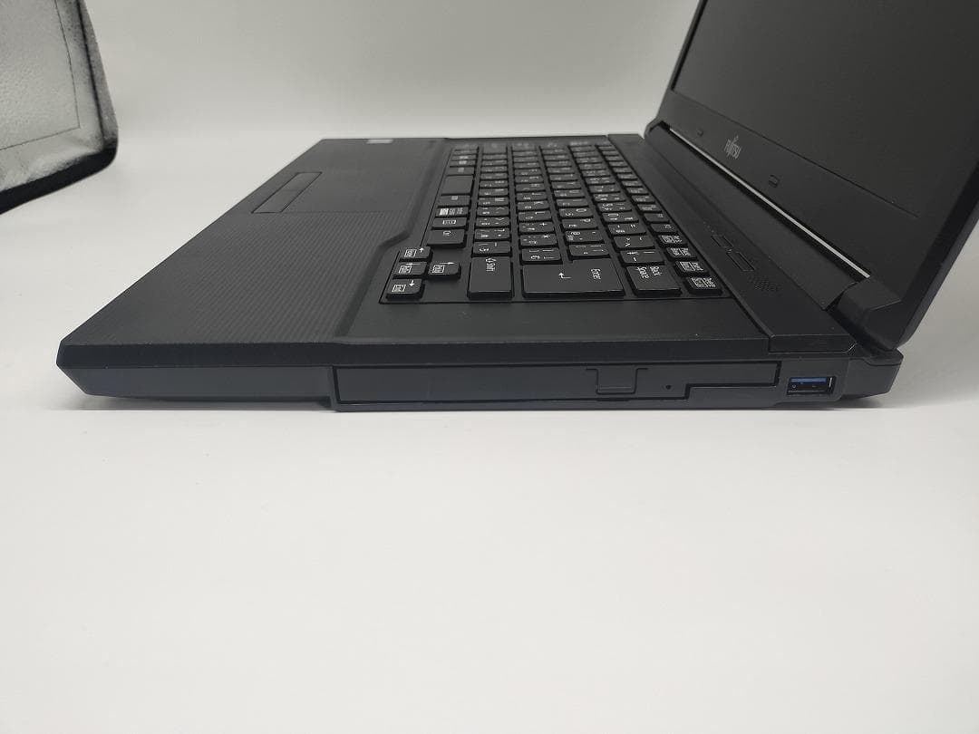 【FUJITSU】爆速 Core i7/SSD240GBノートパソコン B1