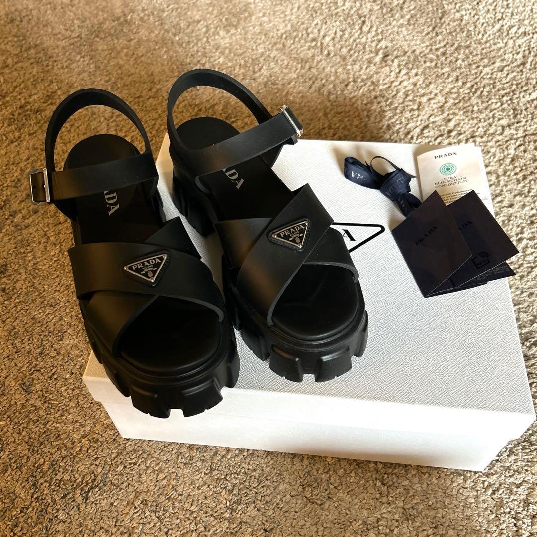 Prada プラダ　モノリス　ラバー　サンダル　黒　39